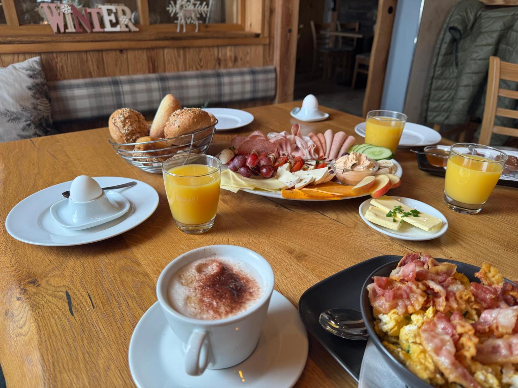 Gasthaus Zum Baeren โดเนาเวิร์ท ภายนอก รูปภาพ